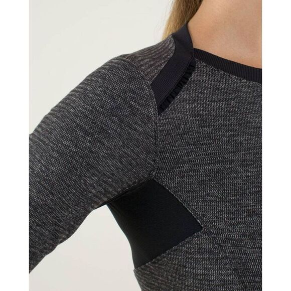 LULULEMON ATHLETICA Base Runner Long Sleeve Size 4 - Picture 4 of 9